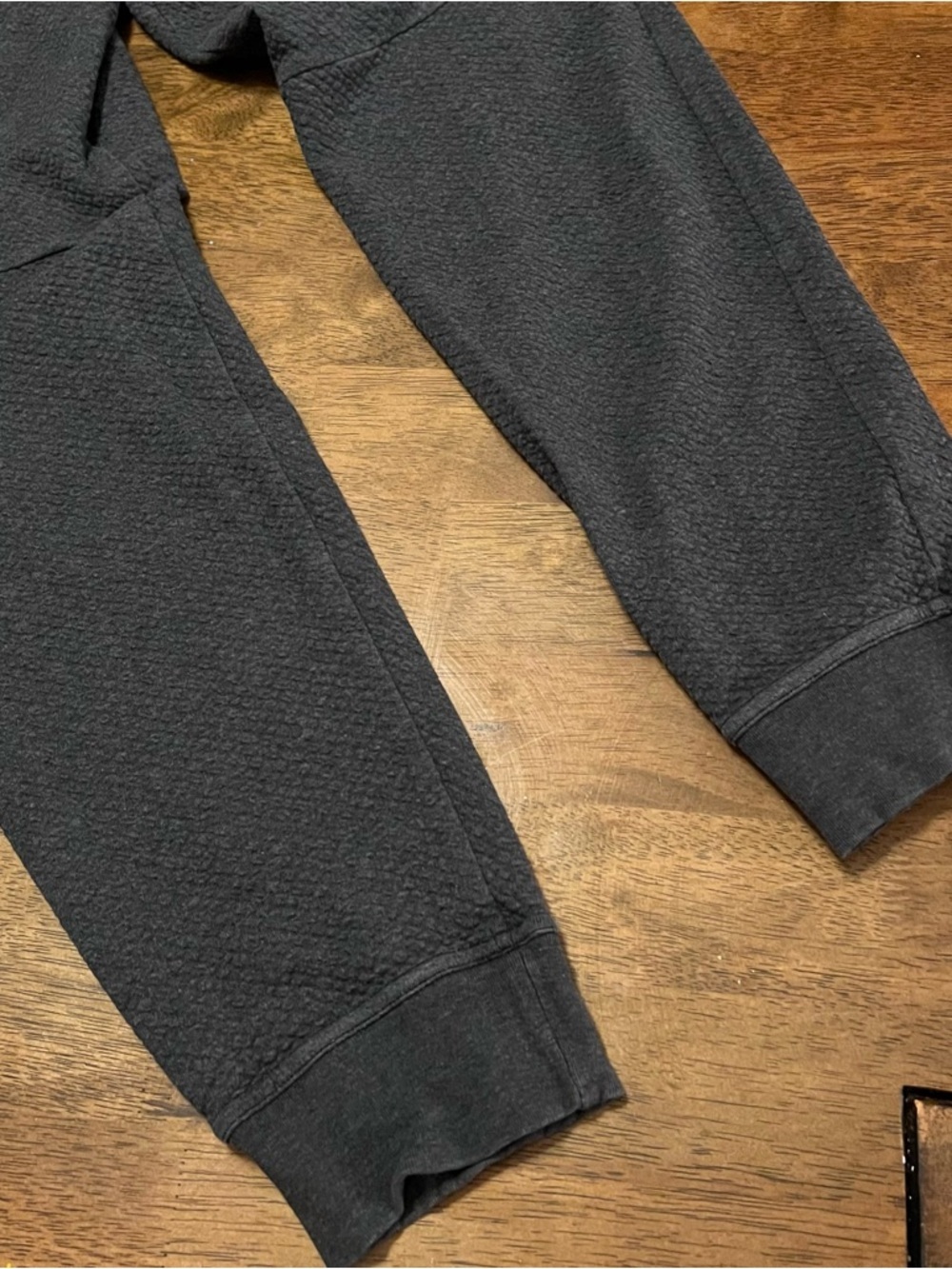 Lululemon At Ease Jogger
Heathered Black Men’s Small - Picture 15 of 16